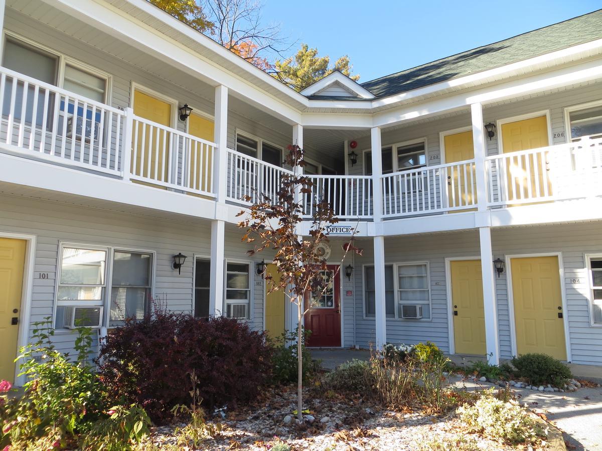 Empire Lakeshore Inn Exterior photo