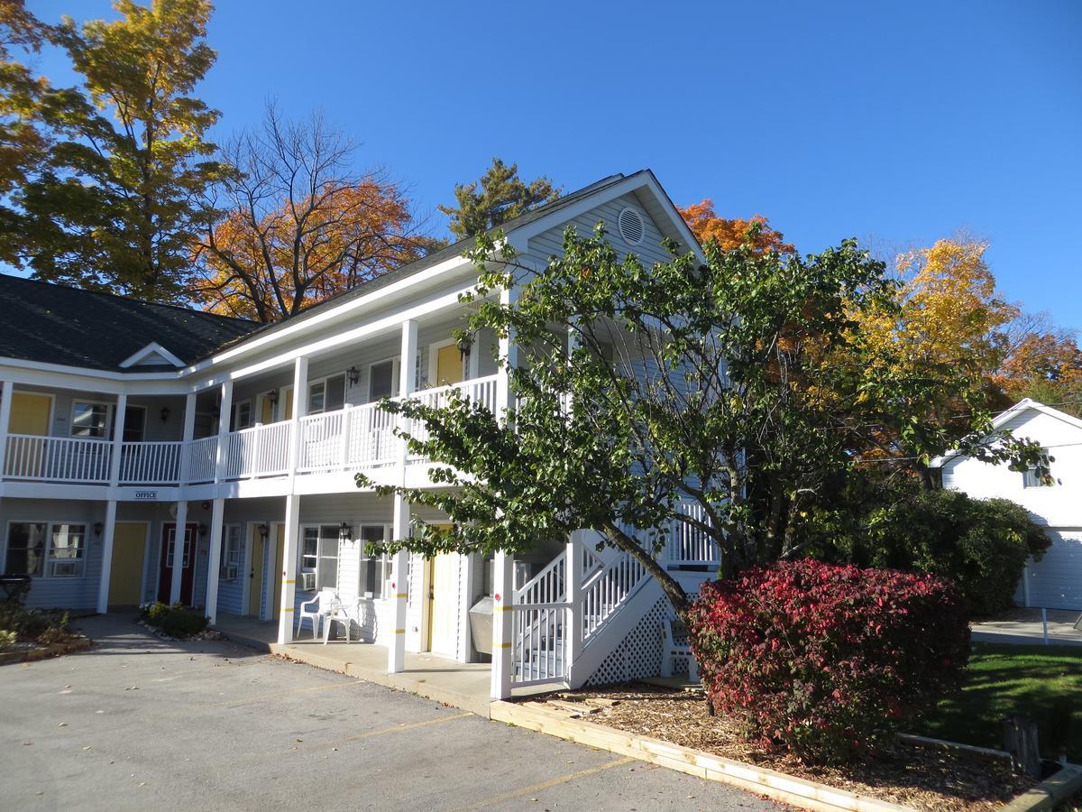 Empire Lakeshore Inn Exterior photo